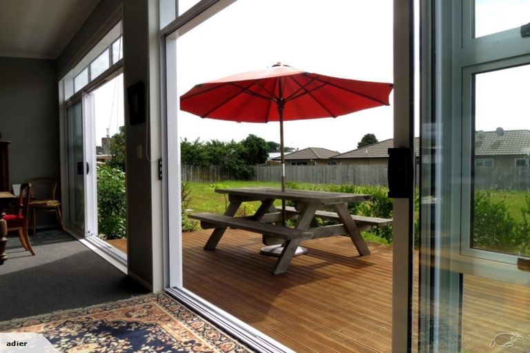 Photo of property in 8 Fuller Close, Levin, 5510