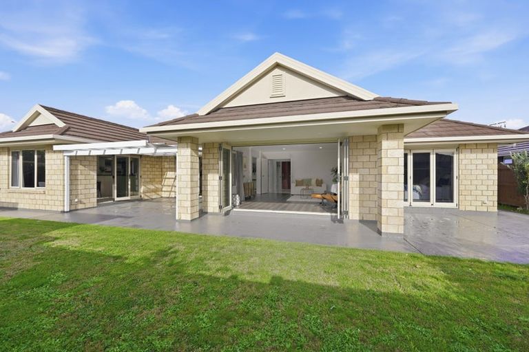 Photo of property in 17 Blossom Grove, Papamoa Beach, Papamoa, 3118