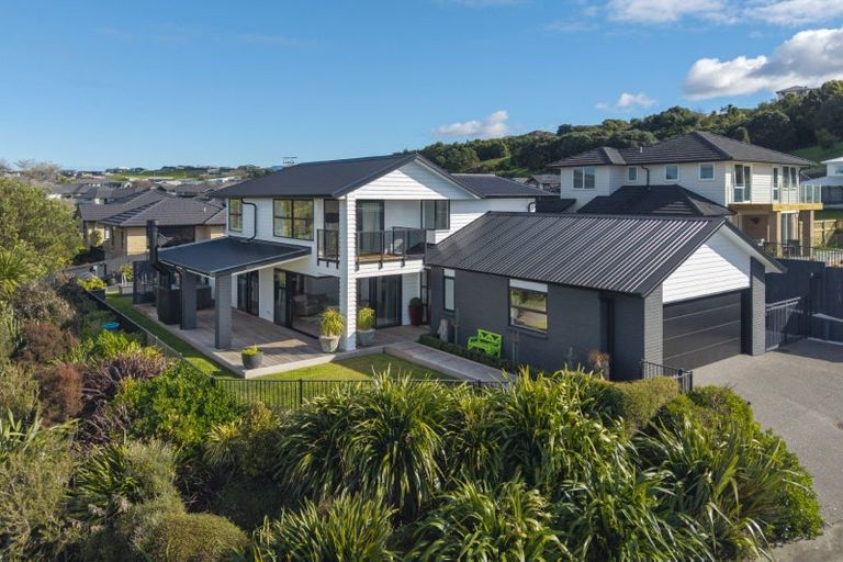 Photo of property in 30 Lakeside Terrace, Omokoroa, 3114