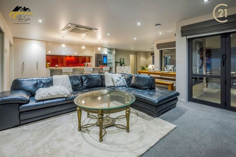 Photo of property in 32 Ripple Grove, Waiuku, 2123