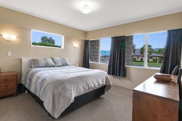 Photo of property in 2 Fencourt Crescent, Katikati, 3129