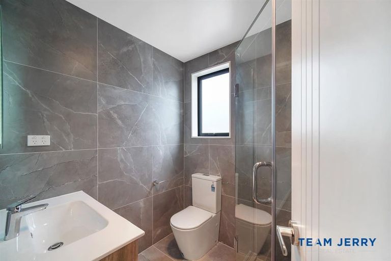 Photo of property in 35 Survila Street, Papakura, 2110