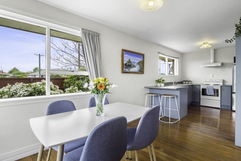 Photo of property in 82 Farquhars Road, Redwood, Christchurch, 8051