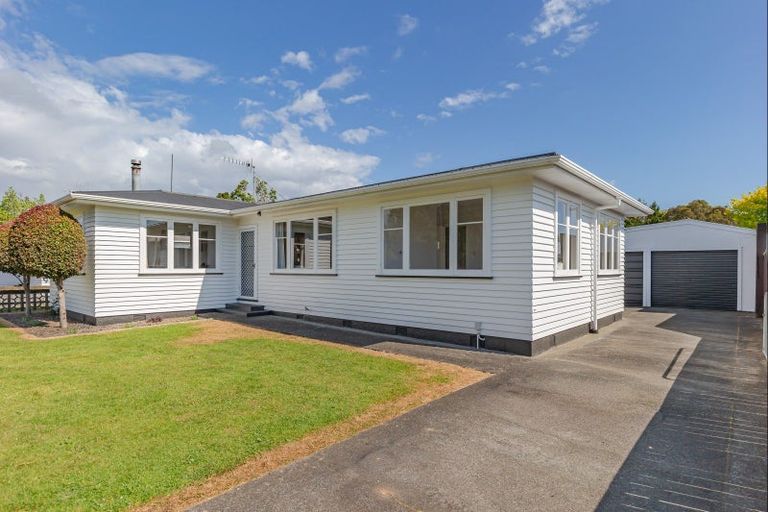 Photo of property in 42 Highbury Drive, Levin, 5510