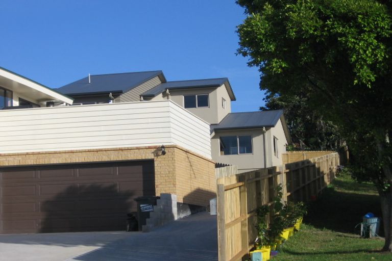 Photo of property in 8a Bruce Road, Glenfield, Auckland, 0629