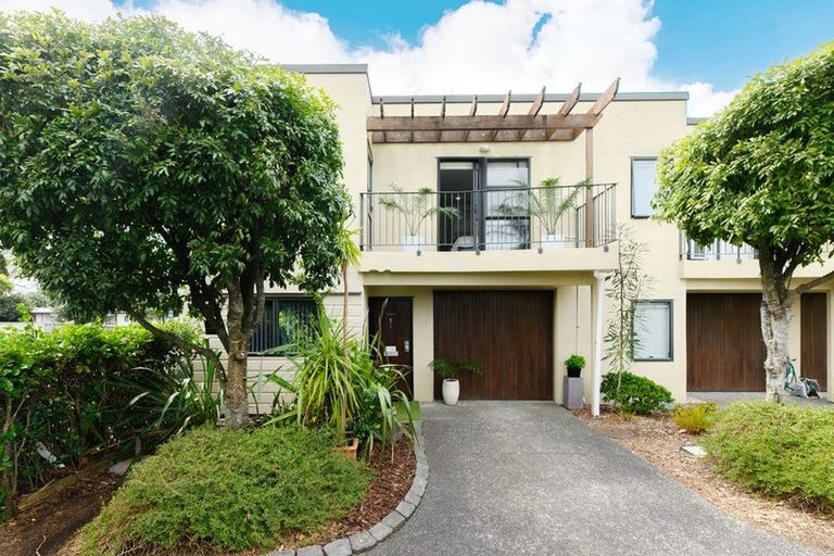 Photo of property in 1/15 Harbour View Road, Te Atatu Peninsula, Auckland, 0610