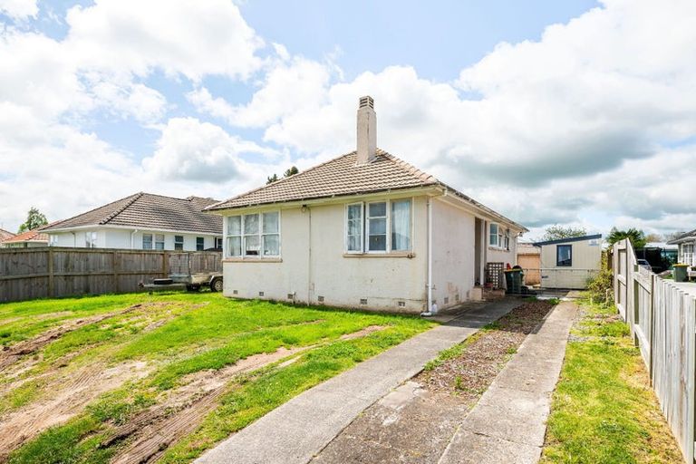 Photo of property in 43 Ross Crescent, Fairfield, Hamilton, 3214