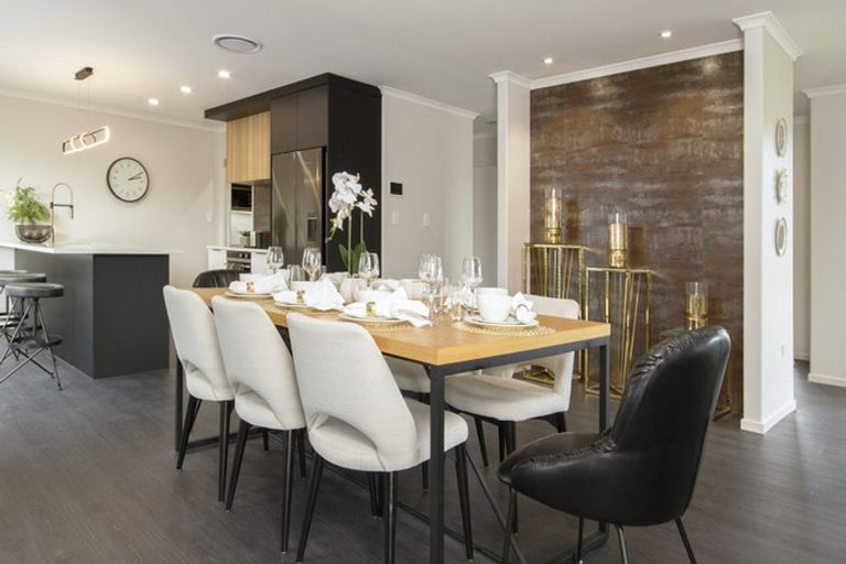 Photo of property in 51 Mcindoe Road, Kumeu, 0810