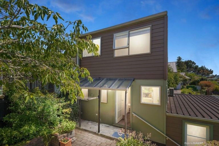 Photo of property in 2a Makatote Grove, Churton Park, Wellington, 6037