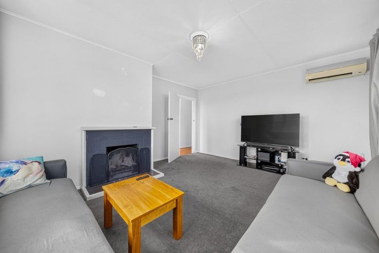 Photo of property in 10 Surrey Street, Solway, Masterton, 5810