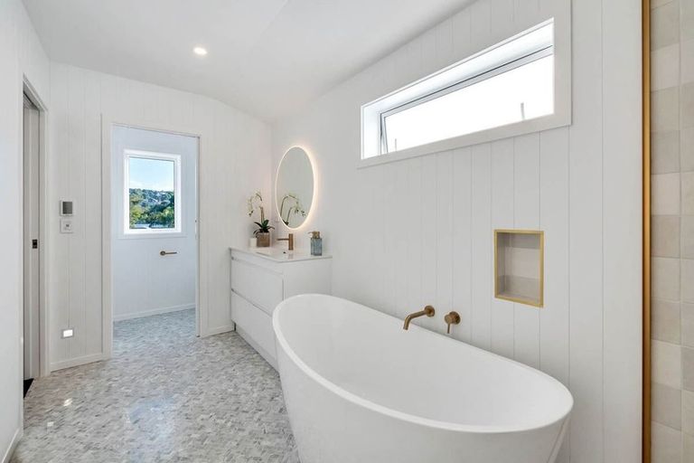 Photo of property in 414b Beach Road, Mairangi Bay, Auckland, 0630