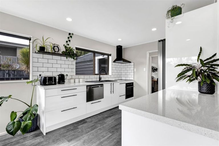 Photo of property in 8 Jade Place, Bell Block, New Plymouth, 4312