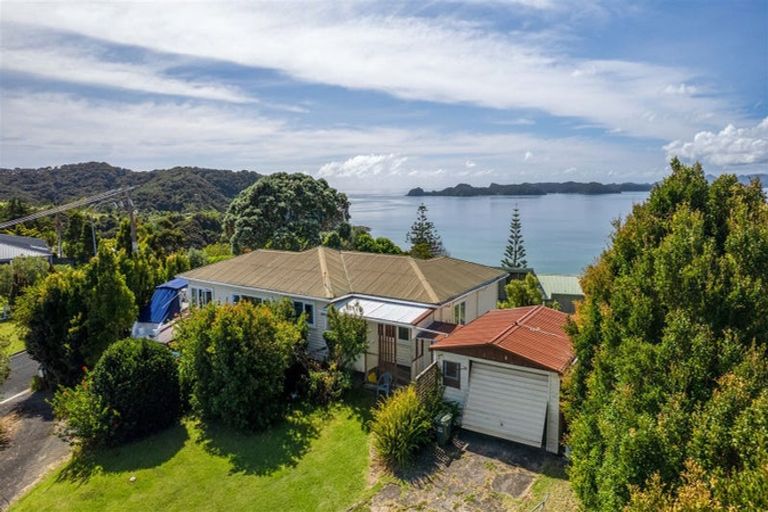 Photo of property in 34 Oneroa Road, Russell, 0202
