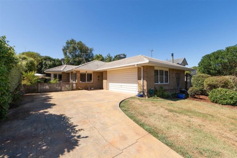 Photo of property in 13 Aloma Way, Glenview, Hamilton, 3206