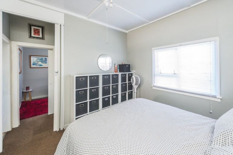 Photo of property in 1 Kamahi Street, Castlecliff, Whanganui, 4501