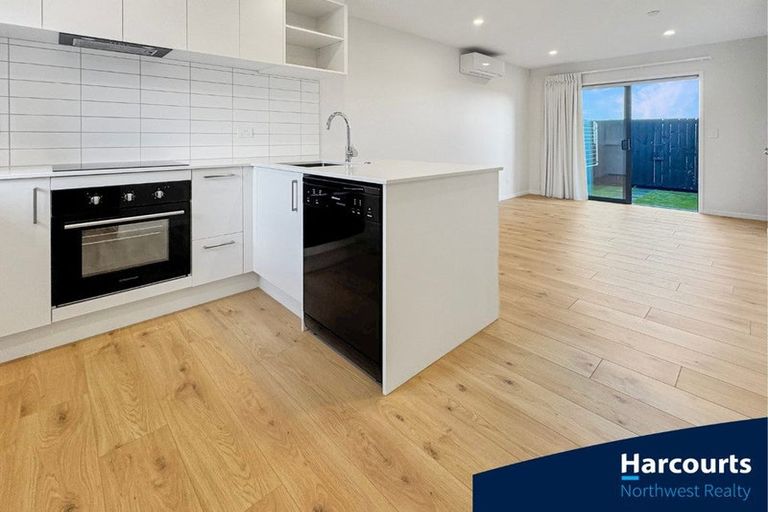 Photo of property in 7/48 Moire Road, Massey, Auckland, 0614