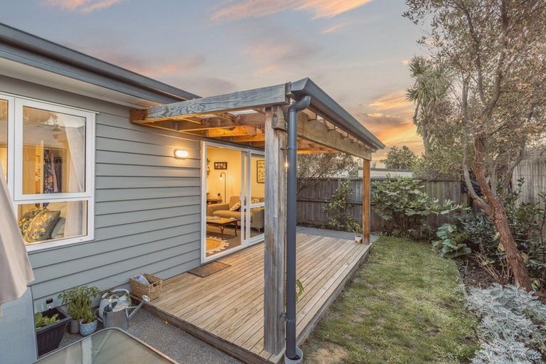 Photo of property in 4/163 Edgeware Road, Edgeware, Christchurch, 8013