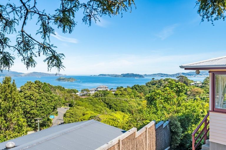 Photo of property in 26 Akatea Road, Korokoro, Lower Hutt, 5012