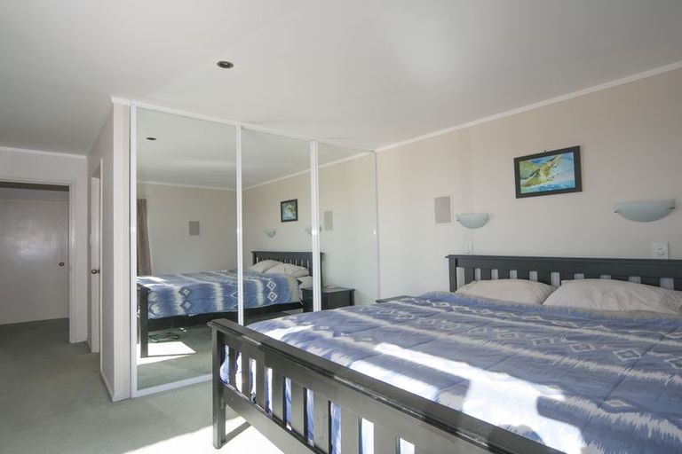 Photo of property in 19 Cascade Avenue, Waiatarua, Auckland, 0604