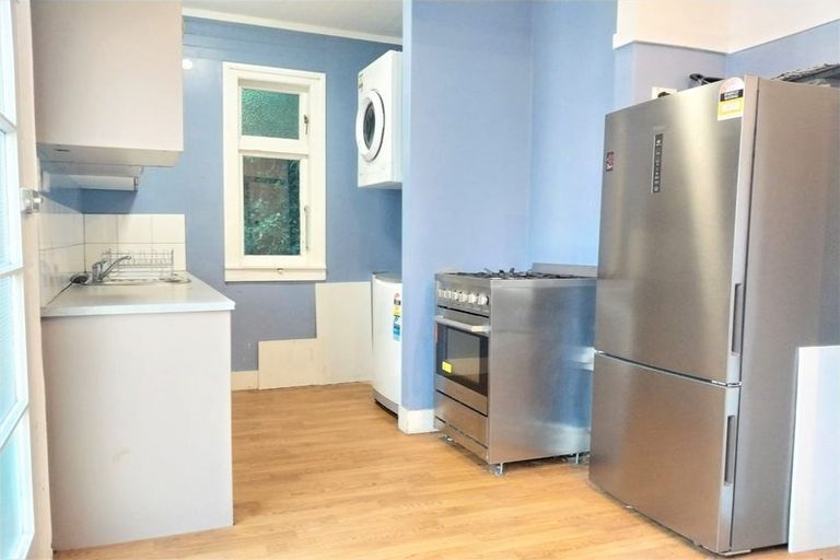 Photo of property in 2 Norna Crescent, Kelburn, Wellington, 6012