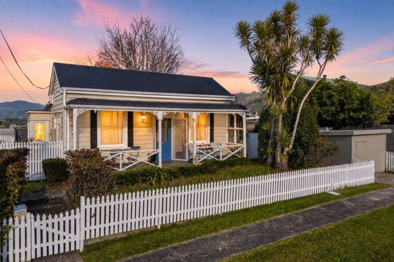 Photo of property in 8a Albert Street, Waihi, 3610