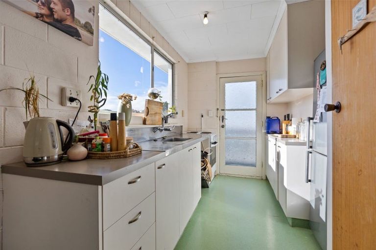 Photo of property in 7 Fairview Place, Westown, New Plymouth, 4310