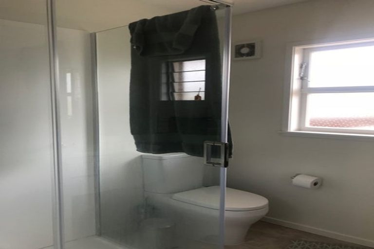 Photo of property in 2/53 Shakespeare Road, Milford, Auckland, 0620