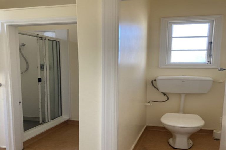 Photo of property in 11 Brougham Street, Mount Victoria, Wellington, 6011