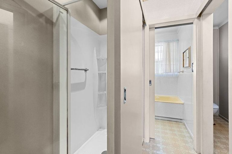 Photo of property in 181 Mangorei Road, Merrilands, New Plymouth, 4312