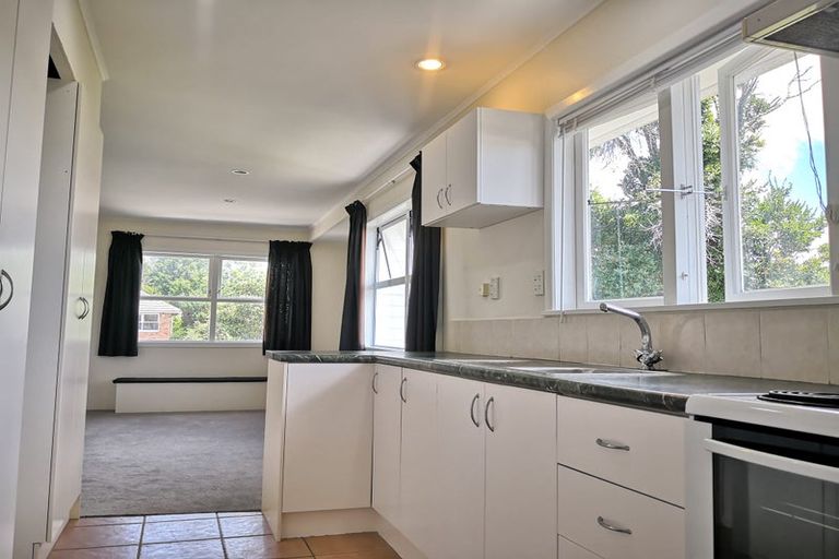 Photo of property in 3 Blenheim Street, Glenfield, Auckland, 0629