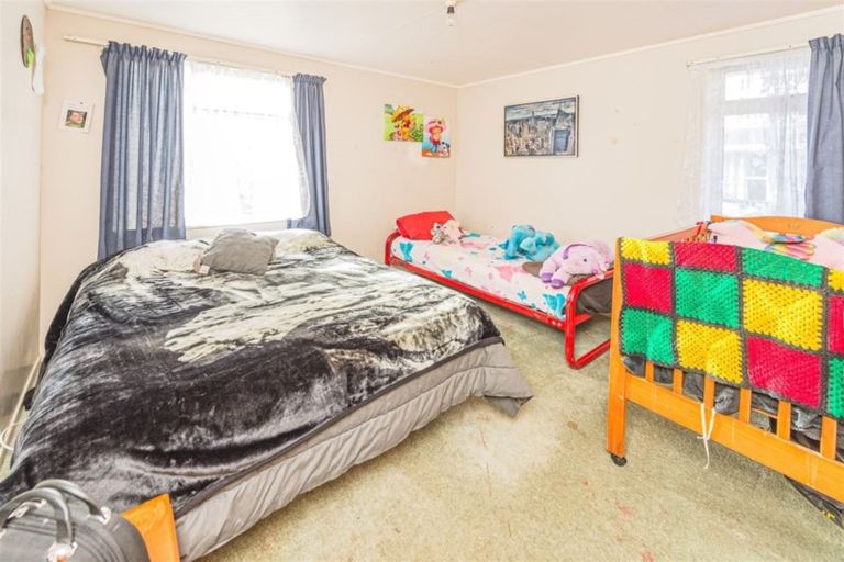 Photo of property in 22 Ruru Street, Waikanae, 5036