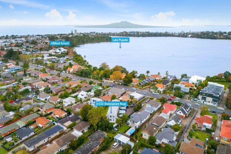 Photo of property in 3/133 Shakespeare Road, Milford, Auckland, 0620