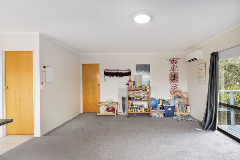 Photo of property in 2/70 Pomaria Road, Henderson, Auckland, 0610