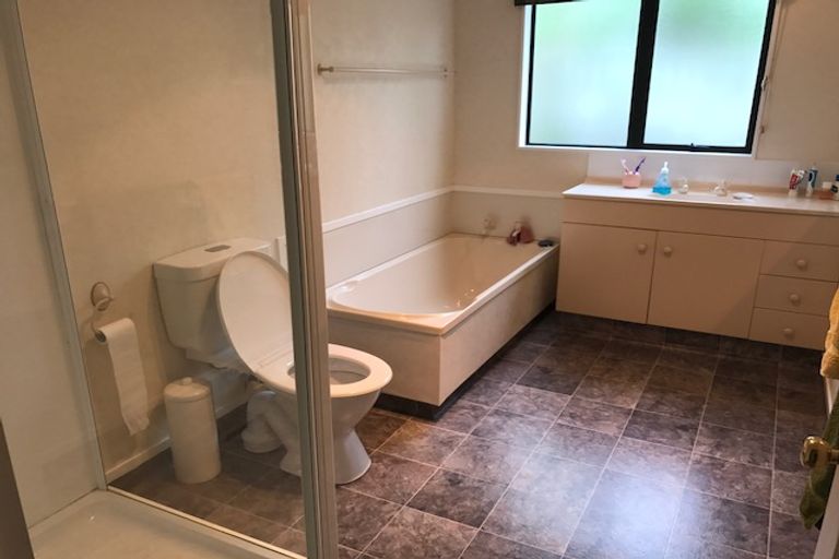 Photo of property in 5a Chilton Grove, Hokowhitu, Palmerston North, 4410