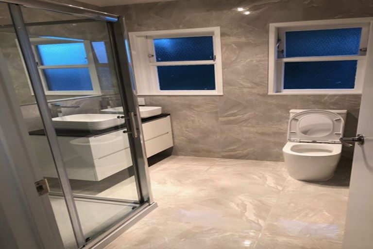 Photo of property in 5/8 Tawera Road, Greenlane, Auckland, 1051