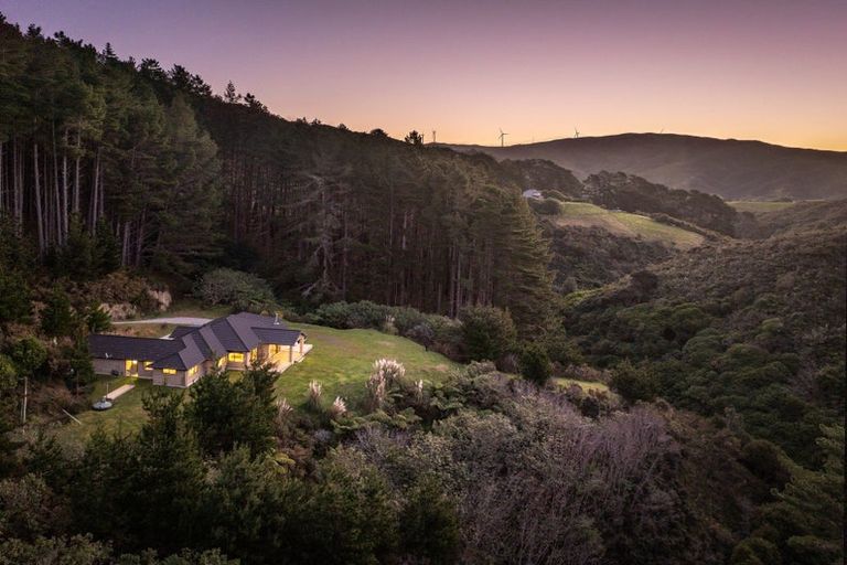 Photo of property in 150 Makara Road, Makara, Karori, 6972