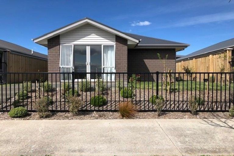 Photo of property in 43 Pegasus Boulevard, Pegasus, 7612