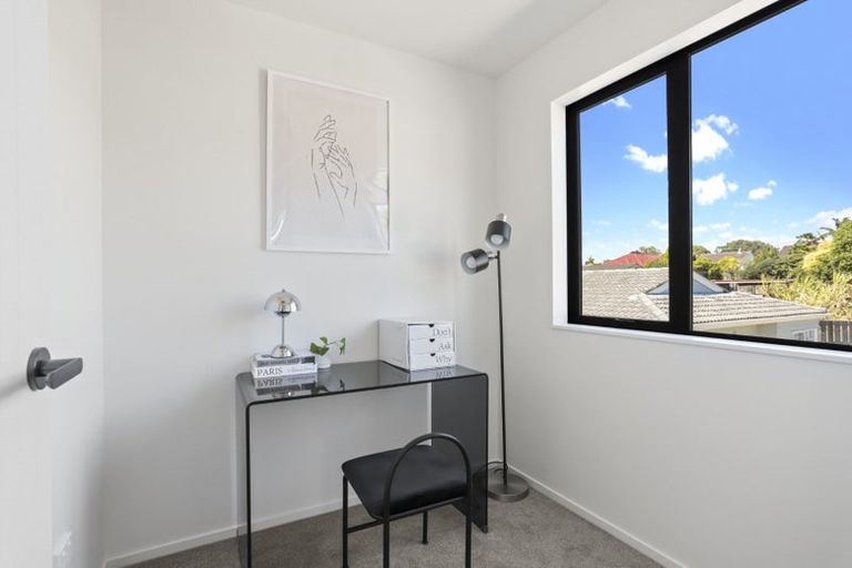 Photo of property in 8/20 Seabrook Avenue, New Lynn, Auckland, 0600
