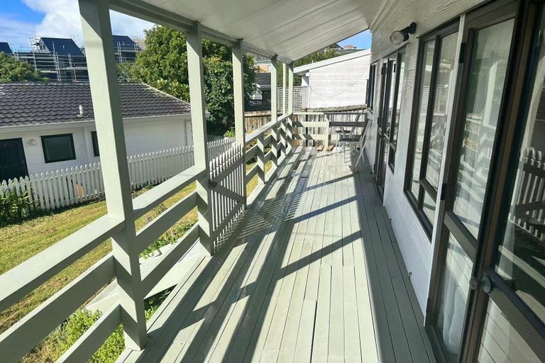 Photo of property in 2/491 Glenfield Road, Glenfield, Auckland, 0629