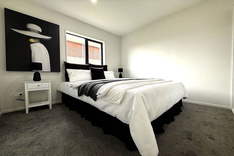 Photo of property in 4253 Great North Road, Glendene, Auckland, 0602