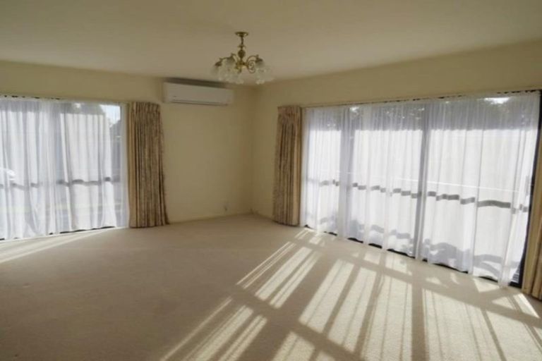 Photo of property in 5 Kellyville Heights, Merrilands, New Plymouth, 4312