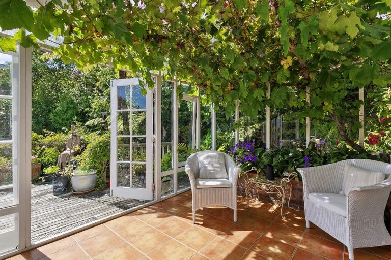 Photo of property in 18 Ngaumatau Road, Point Howard, Lower Hutt, 5013