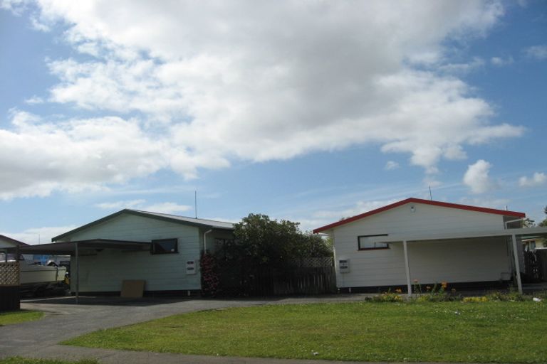 Photo of property in 2/6 Volta Place, Clendon Park, Auckland, 2103