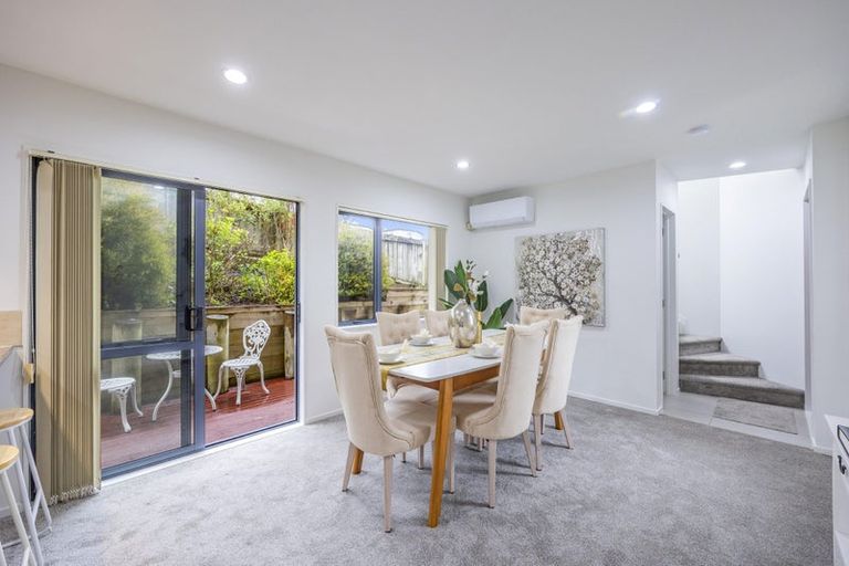 Photo of property in 3 Woodall Place, Totara Vale, Auckland, 0627