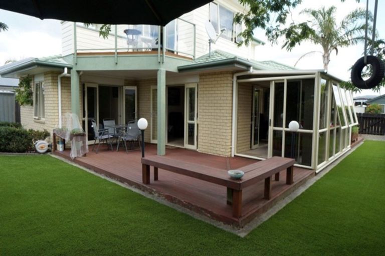 Photo of property in 22 Bermuda Place, One Tree Point, 0118