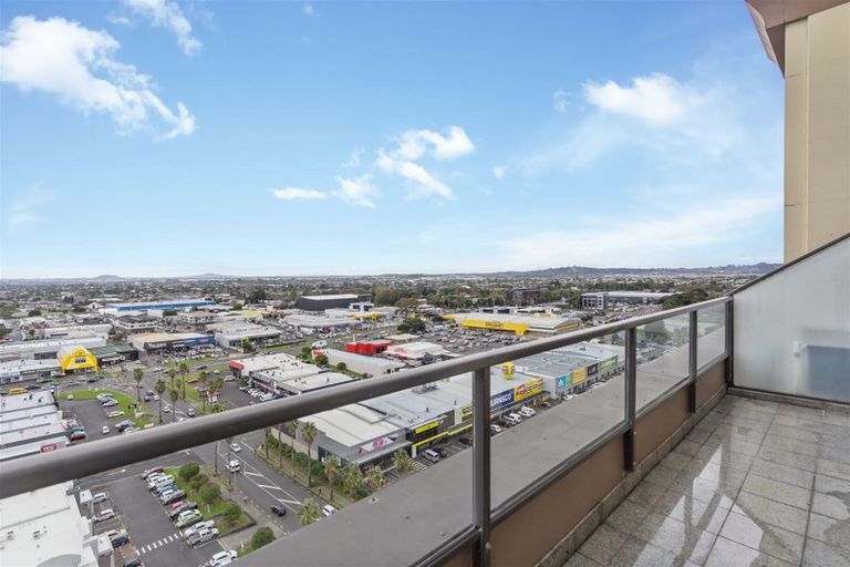 Photo of property in The Rennaissance, 16d/18 Ronwood Avenue, Manukau, Auckland, 2104