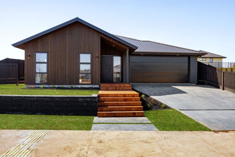 Photo of property in 37 Taahunui Rise, Peacocke, Hamilton, 3206