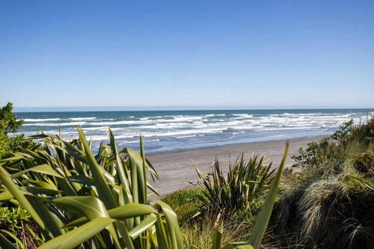 Photo of property in 3/189 Okari Road, Cape Foulwind, Westport, 7892