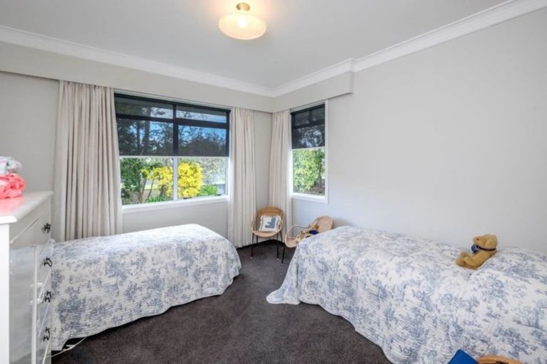 Photo of property in 395 Te Moana Road, Waikanae, 5036