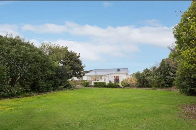 Photo of property in 53 Waimauku Station Road, Waimauku, 0812